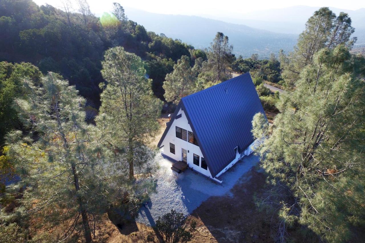 High End A-frame - Hot Tub - Awesome Views - Yosemite - Electric Vehicle Friendly - Sleeps 10 Holiday home *