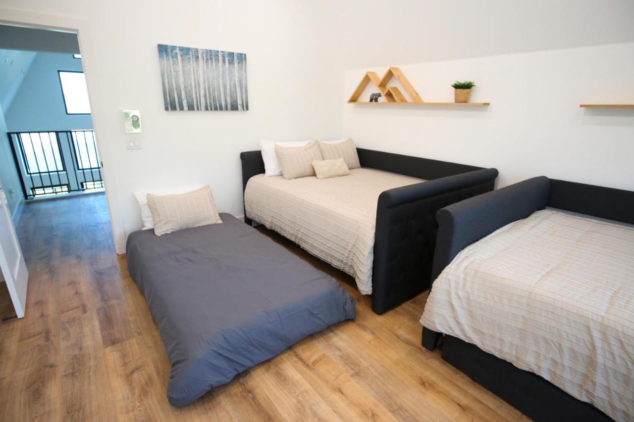 High End A-frame - Hot Tub - Awesome Views - Yosemite - Electric Vehicle Friendly - Sleeps 10 * Oakhurst