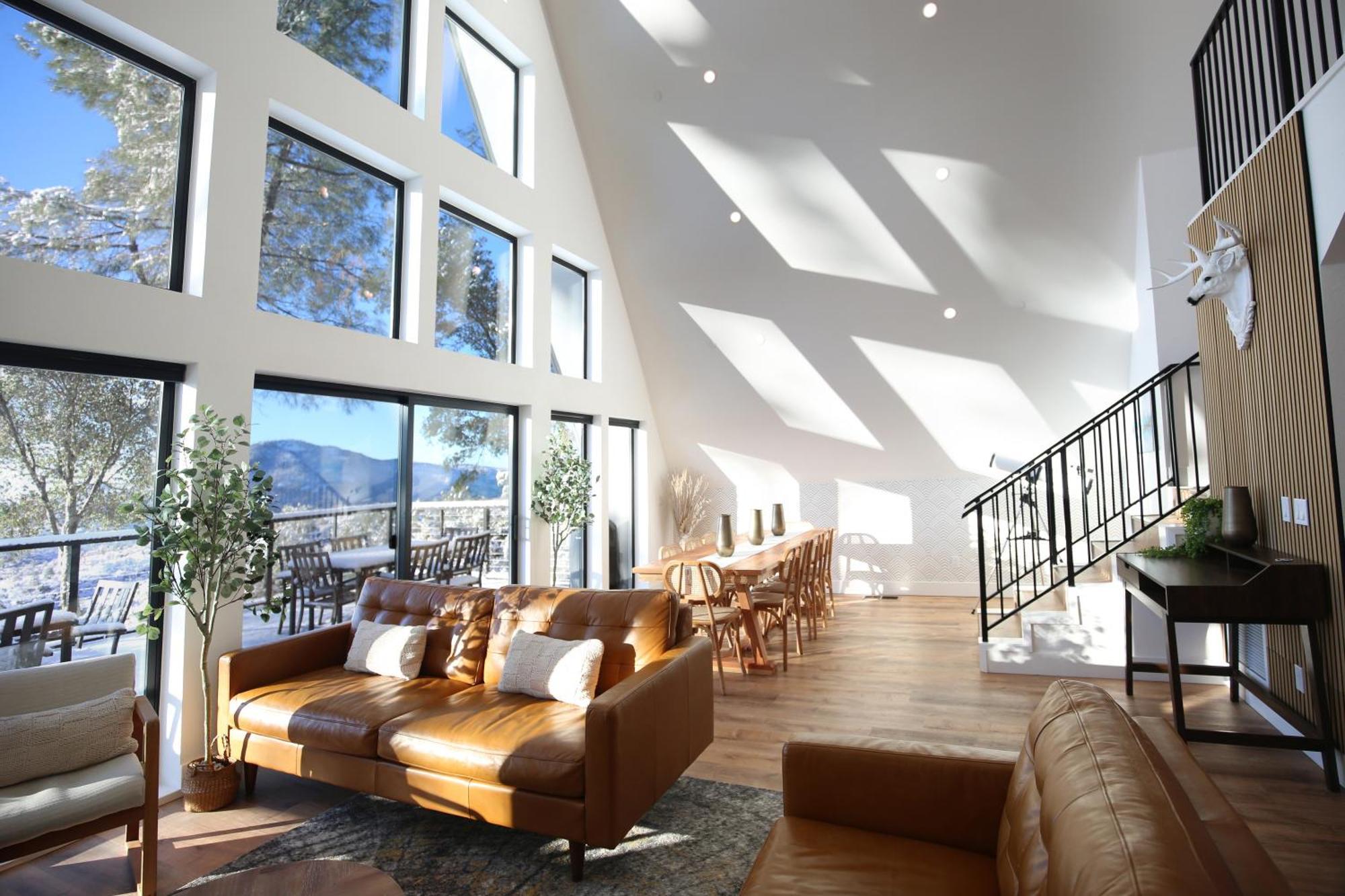 High End A-frame - Hot Tub - Awesome Views - Yosemite - Electric Vehicle Friendly - Sleeps 10 Holiday home *